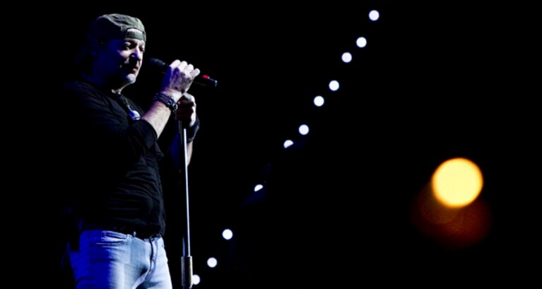 vasco rossi si è fratturato durante un concerto