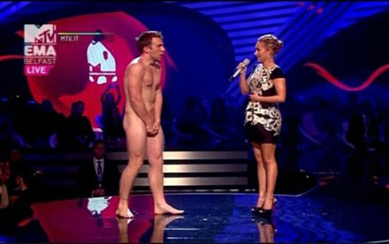ragazzo nudo ema 2011