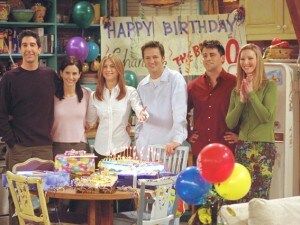 Friends è messo all'asta a pezzi per la gioia di collezionisti e fan del telefilm cult. Scopri la lista degli oggetti che possono essere acquistati il 15 e il 16 dicembre
