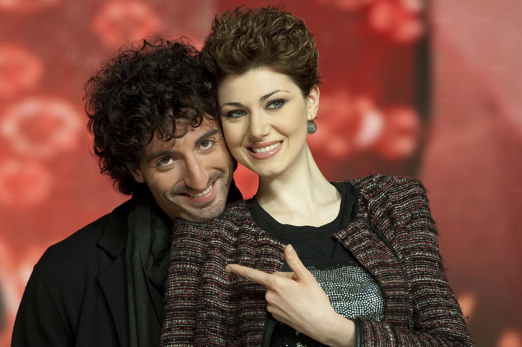 Claudia Andreatti e Samuel Peron sono stati eliminati a Ballando con le stelle 2012: durante la quarta puntata ci sono state polemiche e l'infortunio di Sergio Assisi