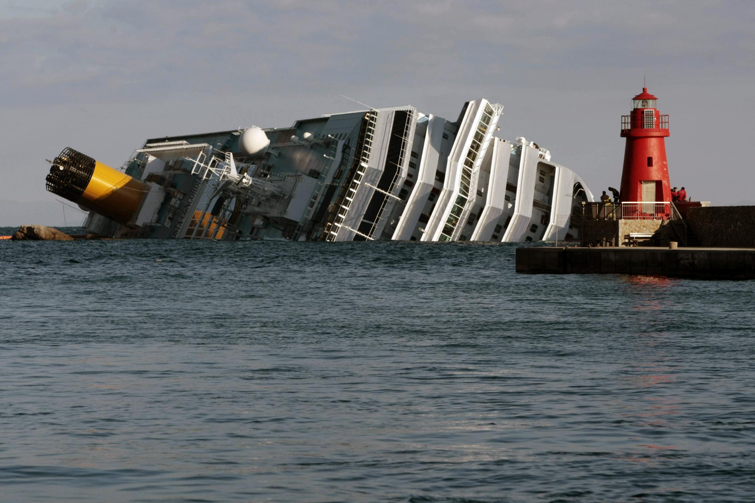 Maurizio Crozza nella puntata di Ballarò del 17 gennaio 2012 si è occupato del naufragio della Costa Concordia riferendosi al capitano Francesco Schettino, perfetto emblema dell'Italia