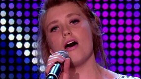 Una giovanissima cantante con un talento incredibile, che ha raccolto il consenso di pubblico e giudici durante le prime puntate di X Factor Uk. Il video della sua esibizione registra già 4 milioni di visualizzazioni, e Ella è già data come la nuova vincitrice del talent show.