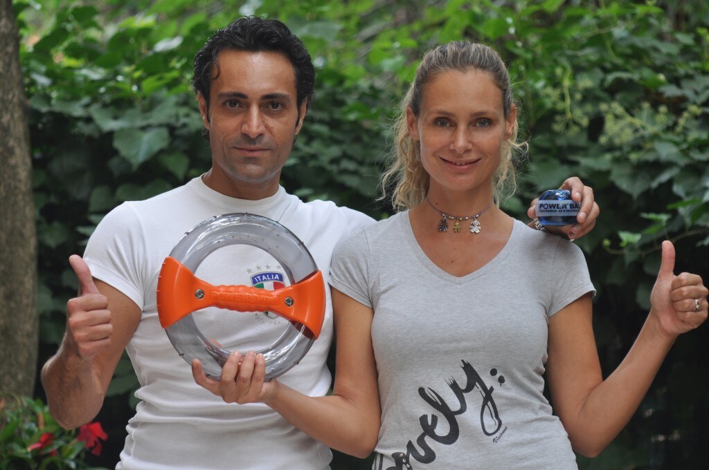 Annamaria Malipiero si tiene in forma e fa strage di cuori a Centovetrine