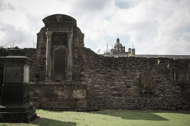 Greyfriars Kirkyard (wanderingmee.com)
