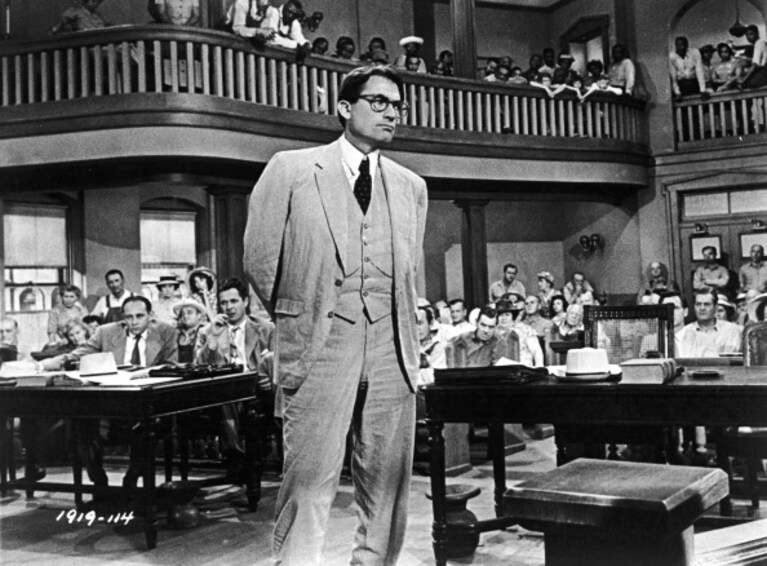 Gregory Peck (Atticus Finch) in una scena del film