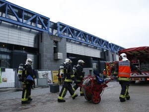 Parigi Come Bagnoli Vasto Incendio Alla Citta Della Scienza