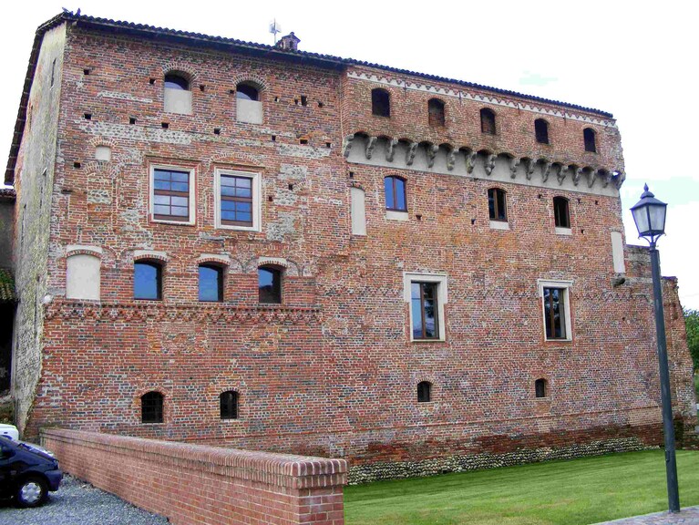 il castello che ospita il museo, Verrone, XII secolo