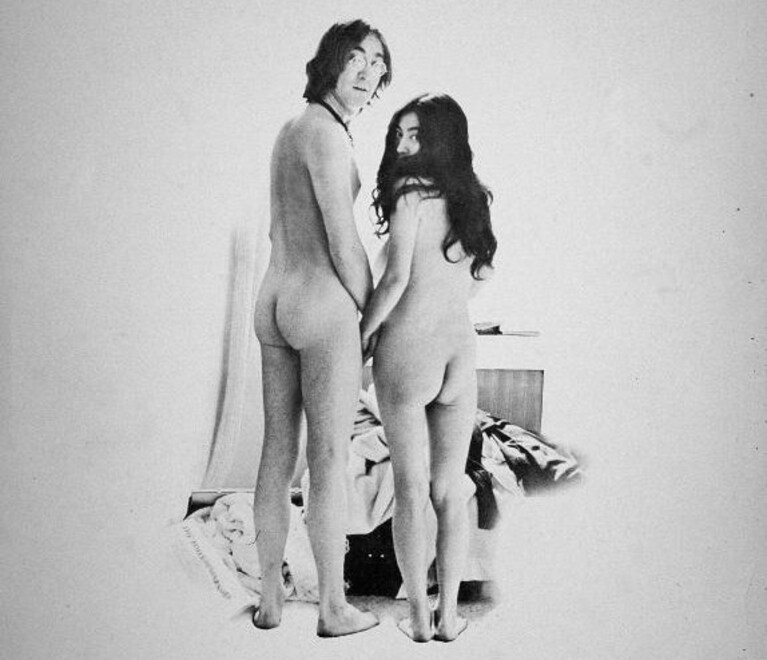 la copertina dell'album "Two Virgins"
