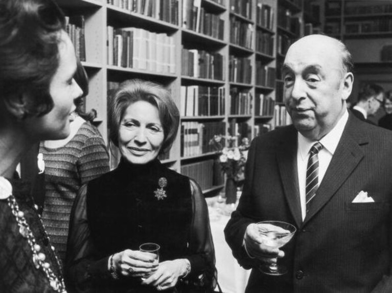 Pablo Neruda con sua moglie Matilda in occasione del conferimento del Nobel, 1971