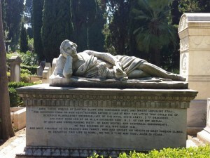 La tomba di Devereux Cockburn.