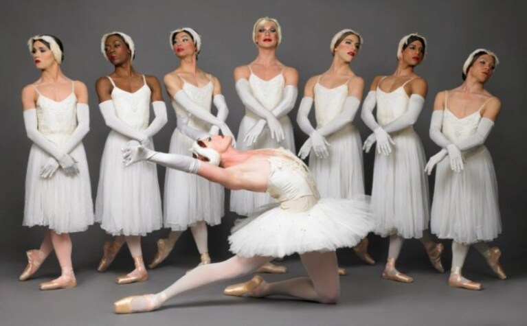 Les Ballets Trockadero de Monte Carlo - Swan Lake, ph. Sascha Vaughan