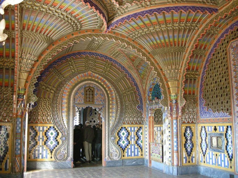 La "Sala dei Pavoni" del Castello di Sammezzano