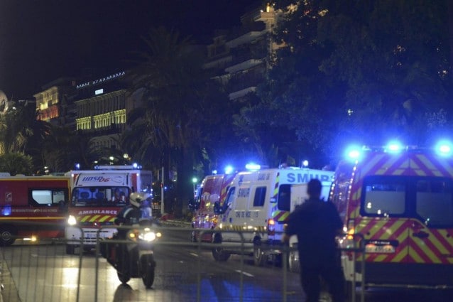 Nizza, strage sulla Promenade des Anglais: camion sulla folla