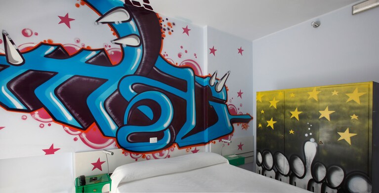 Stanza 420: "La camera a Spray", di Mattia Marangoni