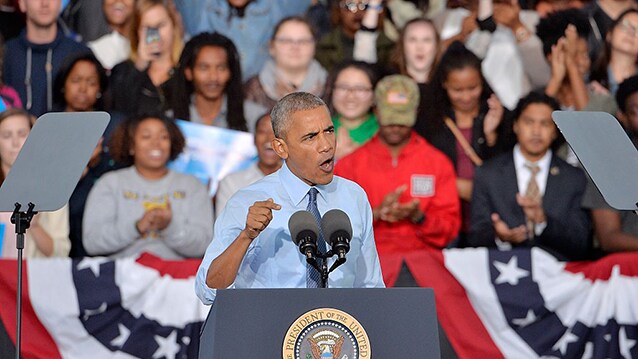 Barack Obama all'evento elettorale a sostegno di Hillary Clinton a Greensboro, North Carolina
