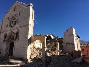 Terremoto, Crollata la cattedrale di Norcia