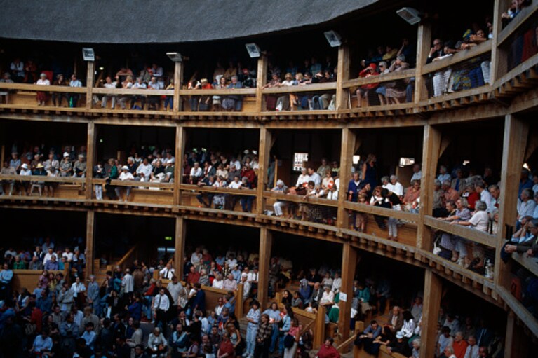 Le gallerie in legno del Globe
