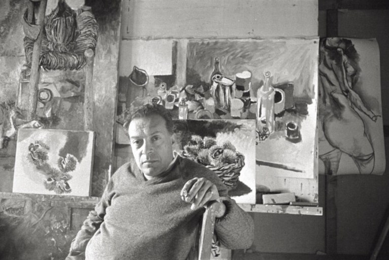 Renato Guttuso nel suo studio (1960)