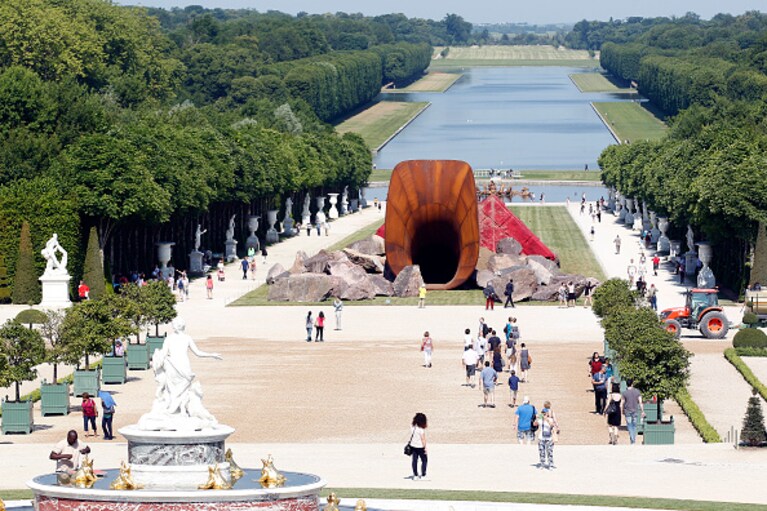 "Dirty Corner" (giugno 2015), Anish Kapoor