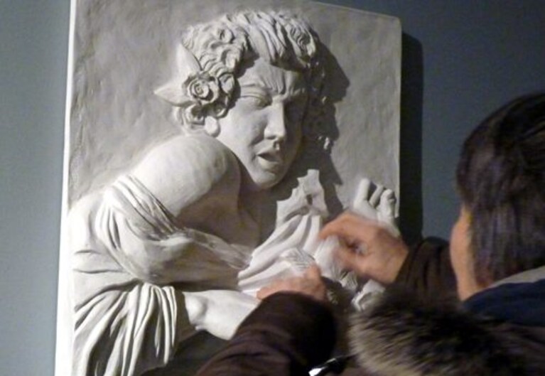 "Ragazzo morso da un ramarro" di Caravaggio, riproduzione "tattile" del Museo Omero