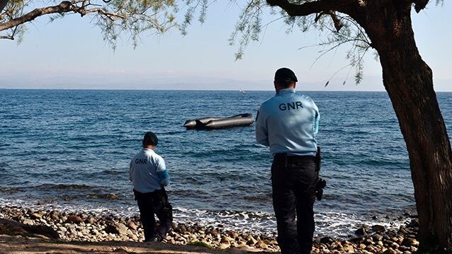 Controlli sull'isola greca di Lesbo (Getty).