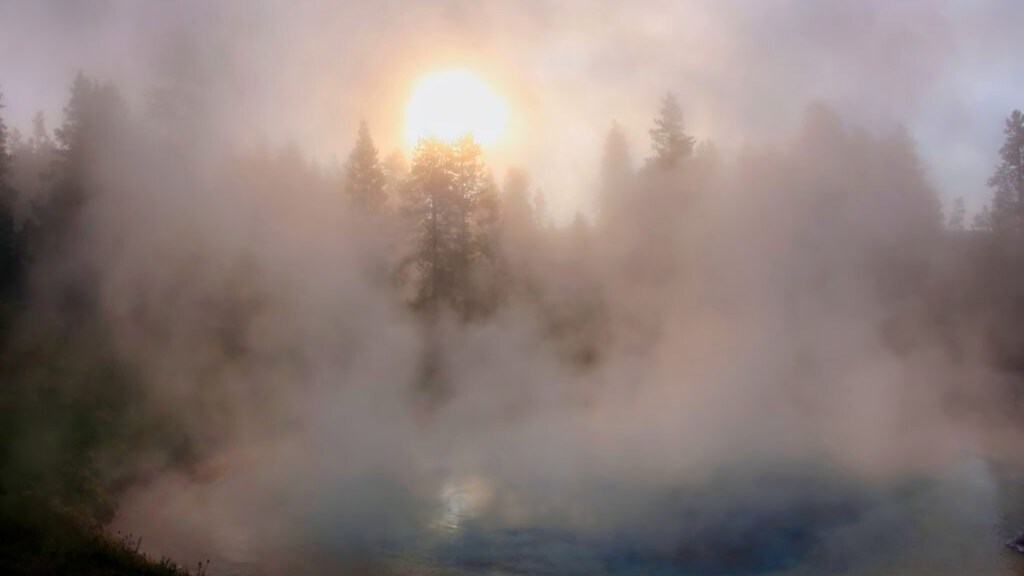 Una formazione di vapore a Yellowstone (Brocken Inaglory)
