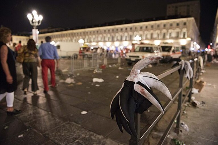 Falso allarme bomba in piazza San Carlo a Torino (LaPresse).