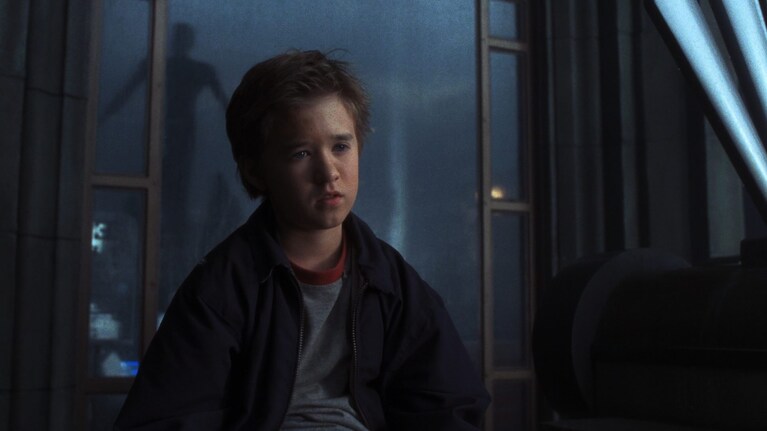 L'attore Haley Joel Osment in una scena del film "A. I. Intelligenza Artificiale"