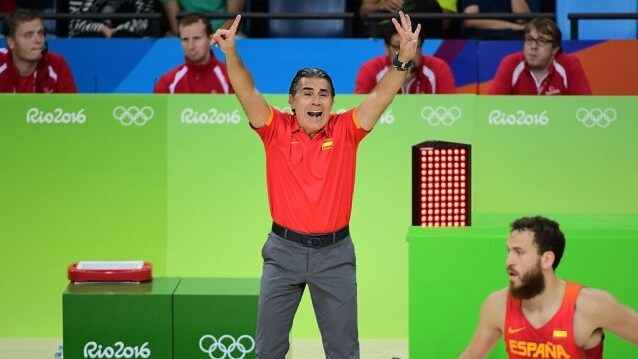 L'allenatore bresciano Sergio Scariolo in panchina con la Spagna @Getty Images