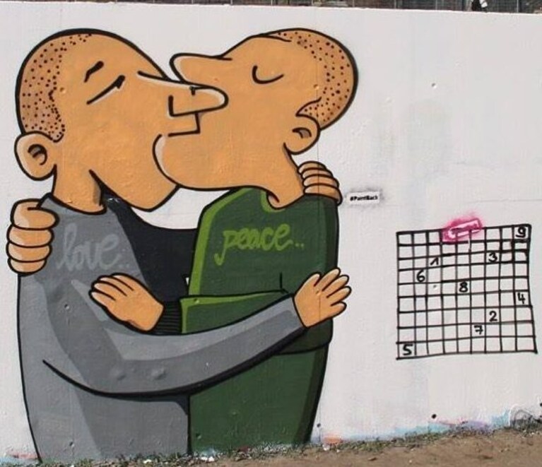 Pace e Amore contro la svastica (#PaintBack)