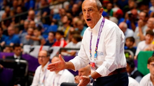 Il ct azzurro Messina in panchina contro la Germani @Getty Images
