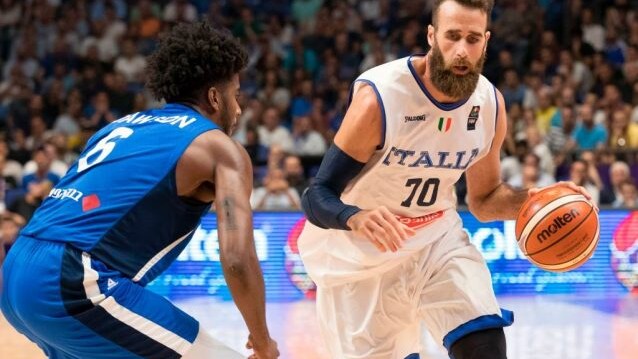 Gigi Datome attacca il canestro @Getty Images