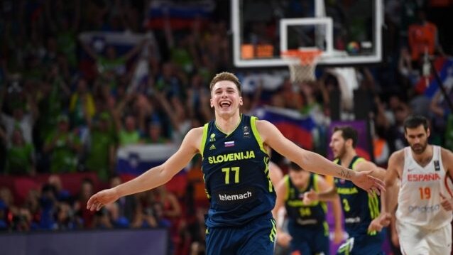 Luka Doncic esulta con la maglia slovena @Getty Images
