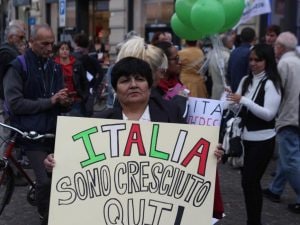 Flash mob a Milano per sostenere la legge sullo ius soli