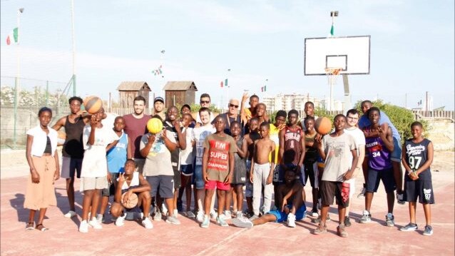 Il gruppo dei giovani atleti del Tam Tam Basket