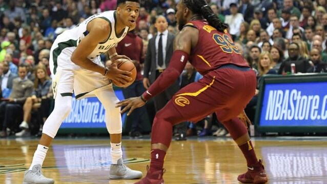 Giannis Antetokounmpo contro i Cleveland Cavs @Getty Images