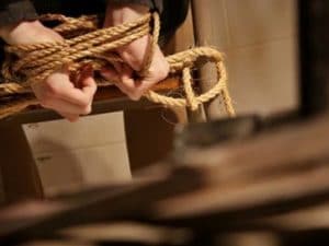 mani-legate-300x225.jpg