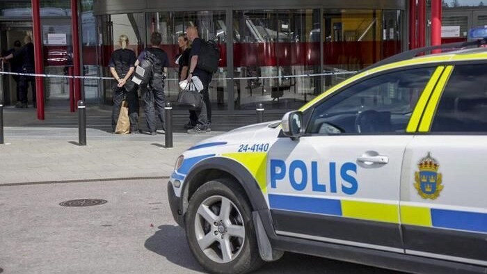 Intervento della polizia in Svezia (Twitter).