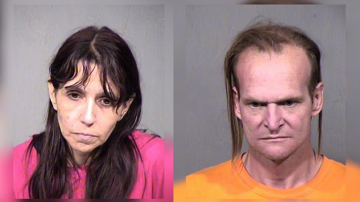 Marito e moglie fanno sesso con il proprio cane. 