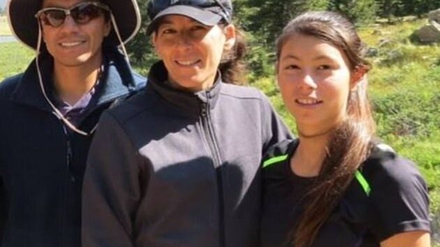 Hernando Enrique, la moglie Sandra e la figlia Isabelle (Facebook).