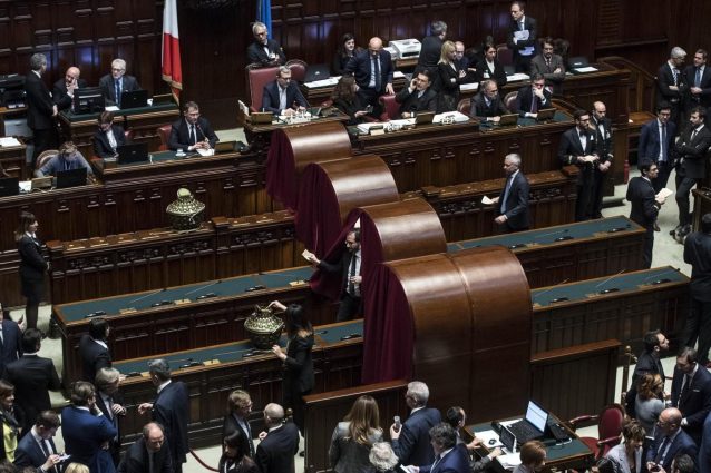 Vota la mia figa nera infermiera pompini
