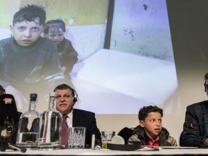 Hassan Diab, il ragazzo di 11 anni testimone del presunto attacco con armi chimiche a Duoma, durante la conferenza stampa organizzata dalla Russia nella sede dell’Opcw