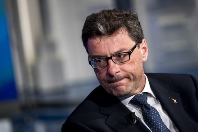 Bilancio, Giorgetti (Lega): “Il reddito di cittadinanza sarà nella manovra”