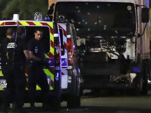 Il camion utilizzato da Mohamed Lahouaiej–Bouhlel per uccidere 86 persone a Nizza nel 2016 (Gettyimages)