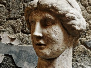 Marianna, "a cap' e' Napule": la celebre scultura di epoca classica conservata a Palazzo San Giacomo.