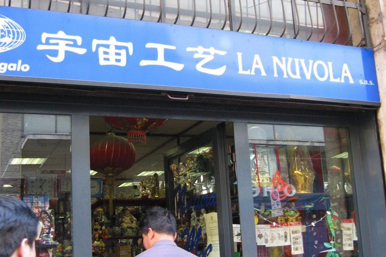 Negozi etnici, arriva l'esame di italiano per i lavoratori ...