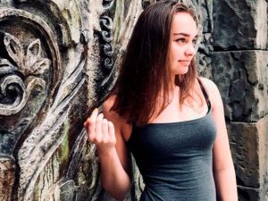 Safia Askarova, 16 anni (East2west News).