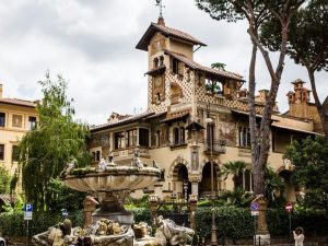 Lo storico quartiere Coppedé a Roma.