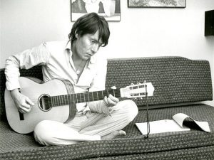 Fabrizio De André in una fotografia del 1971.