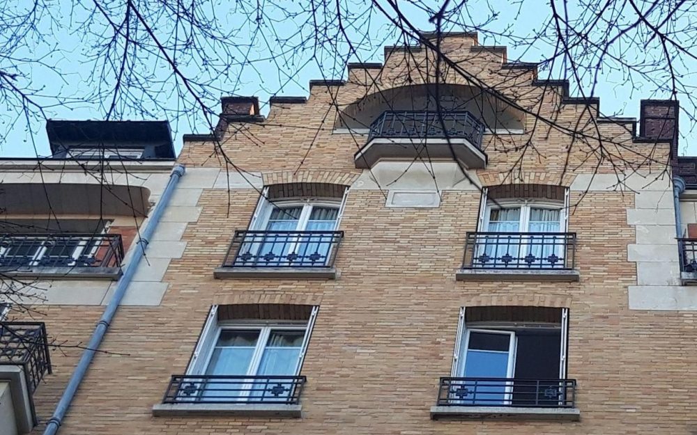 L’edificio dove è avvenuto l’omicidio